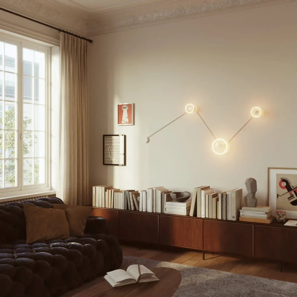 Wandlamp Spostaluce met 3 Ghost lichtbronnen en wit strijkijzersnoer