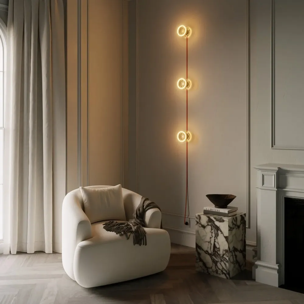 Wandlamp Spostaluce met stekker, 3 Ghost lichtbronnen en oranje strijkijzersnoer