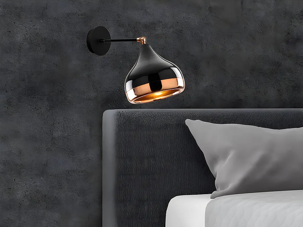 Wandlamp van metaal met verstelbare kap YILDO - D17 x H28 cm - Zwart en koperkleurig